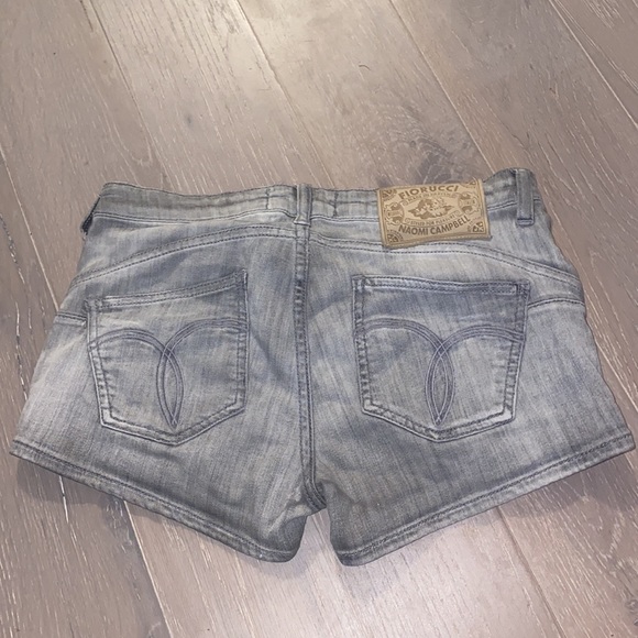 Fiorucci low waisted jean shorts - Picture 3 of 5
